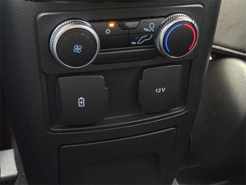 Used 2022 Ford Explorer XLT w/ Equipment Group 202A image 16