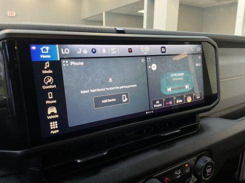Used 2024 Jeep Wrangler Unlimited AWD/4WD image 23