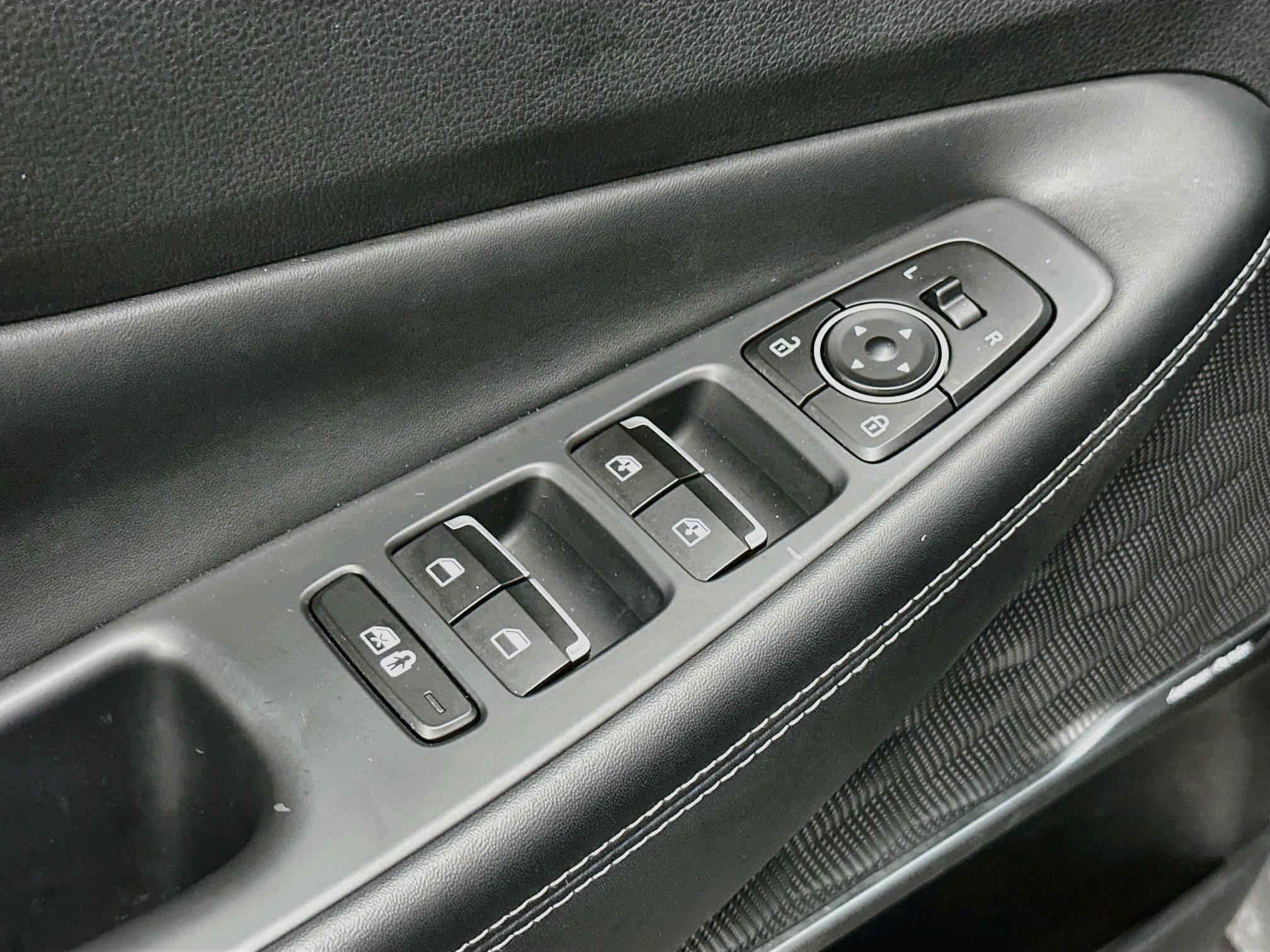 Used 2023 Hyundai Santa Fe SEL w/ Premium Package AWD/4WD image 15