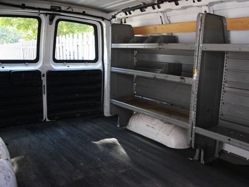 Used 2017 GMC Savana 2500 RWD image 24