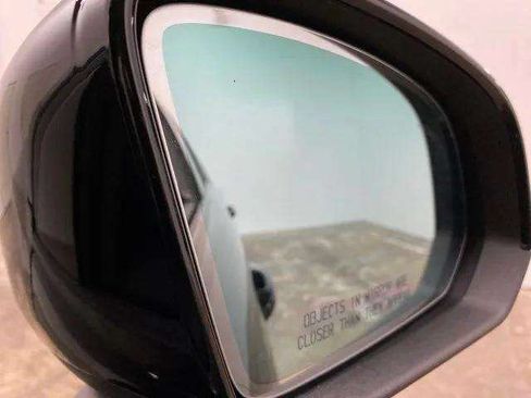 Used 2023 Volvo XC40 B4 Core w/ Convenience Package FWD image 97