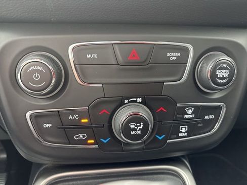 Used 2018 Jeep Compass Latitude w/ Popular Equipment Group image 10