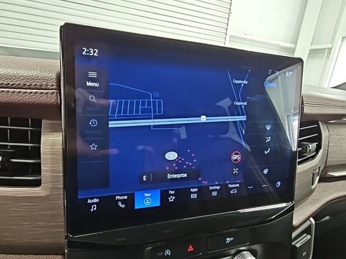 Used 2024 Ford Expedition Limited image 15