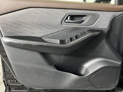 Used 2021 Nissan Rogue S AWD/4WD image 19