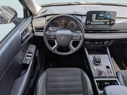 Used 2022 Mitsubishi Outlander SE FWD image 15