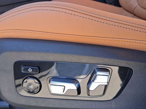 New 2026 BMW X6 xDrive40i w/ Climate Comfort Package image 13