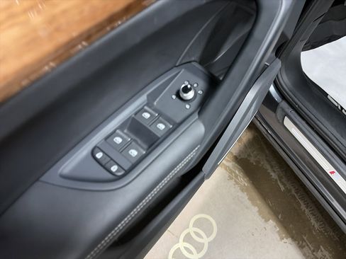 Used 2023 Audi Q5 2.0T Prestige w/ Prestige Package image 25