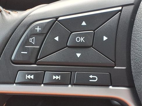 Used 2025 Nissan Sentra SR FWD image 16