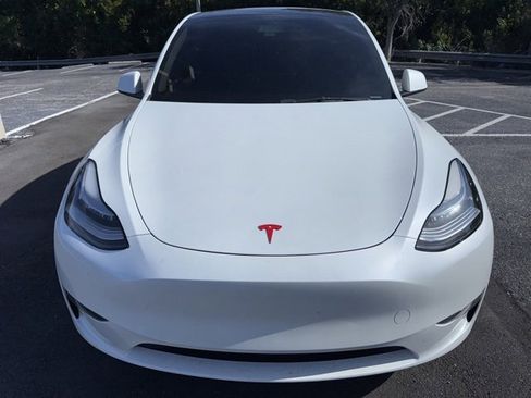 Used 2023 Tesla Model Y Long Range image 2