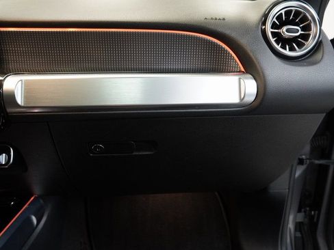 Used 2020 Mercedes-Benz GLB 250 4MATIC image 37