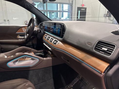Used 2023 Mercedes-Benz GLS 450 4MATIC w/ AMG Line Exterior image 40