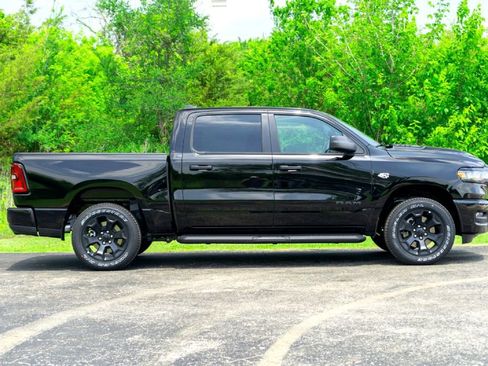 New 2026 RAM 1500 Express AWD/4WD image 5