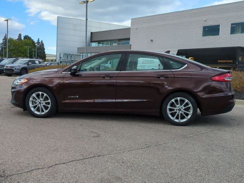 Used 2019 Ford Fusion SE FWD image 5