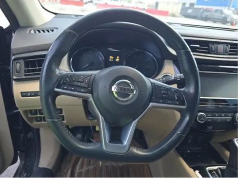 Used 2017 Nissan Rogue SL w/ SL Premium Package image 10