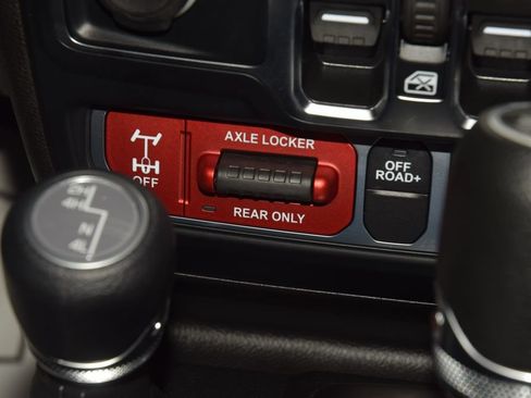 Used 2024 Jeep Wrangler Unlimited Sport AWD/4WD image 33