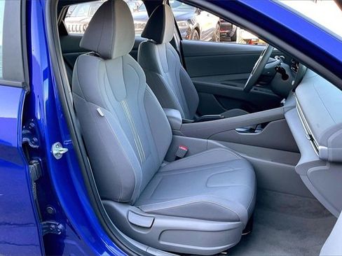 Used 2023 Hyundai Elantra SEL image 6