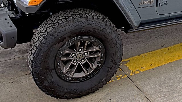 Used 2025 Jeep Wrangler Unlimited Rubicon 392 AWD/4WD image 14