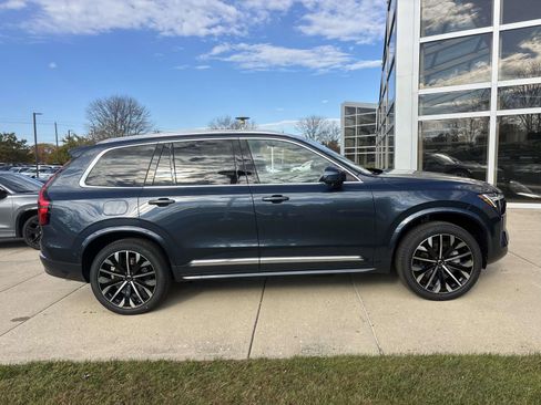 Used 2026 Volvo XC90 B5 Plus w/ Protection Package Premier AWD/4WD image 8