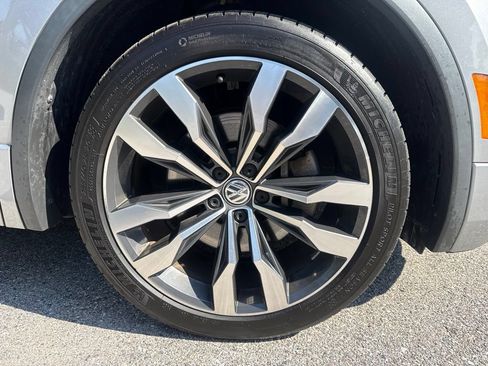 Used 2020 Volkswagen Tiguan SEL Premium R-Line AWD/4WD image 10