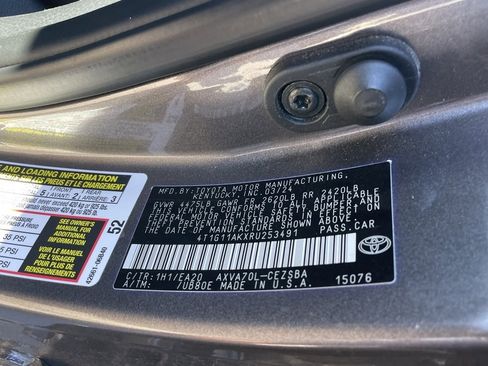 Used 2024 Toyota Camry SE image 9