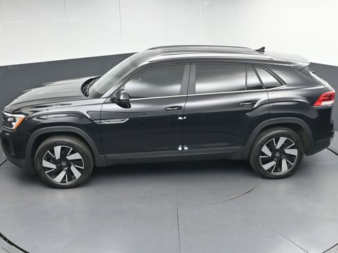 Used 2024 Volkswagen Atlas Cross Sport SE image 36