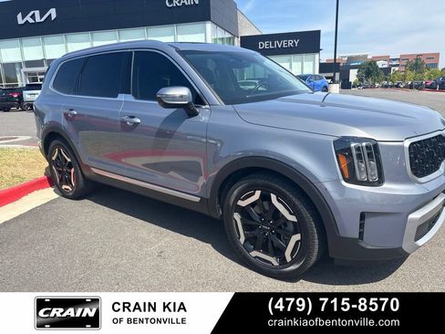 Certified 2023 Kia Telluride EX w/ EX Captain's Chair Package AWD/4WD image 1