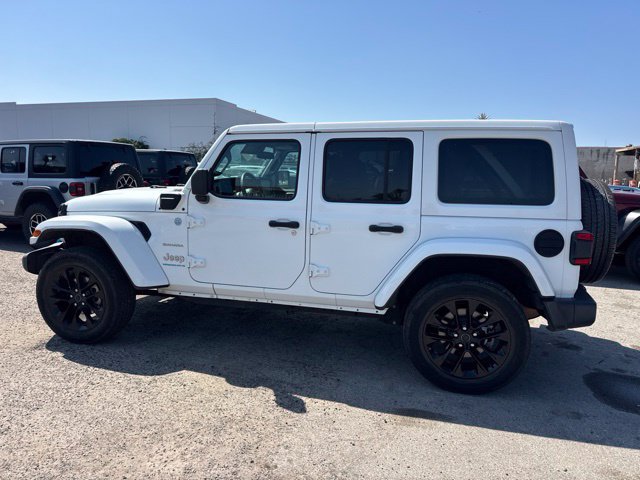 Used 2024 Jeep Wrangler Unlimited Sahara AWD/4WD image 9