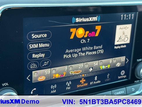 Used 2023 Nissan Rogue SV image 34