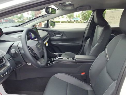 New 2026 Toyota Prius FWD image 5