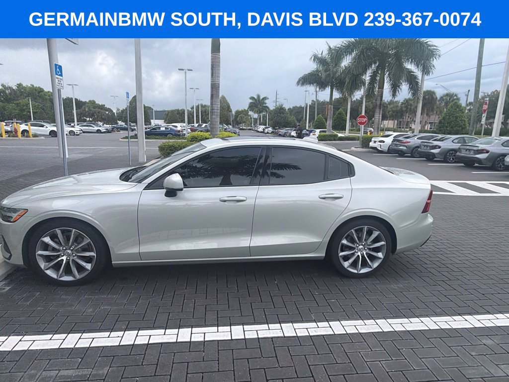 Used 2020 Volvo S60 T5 Momentum FWD image 9