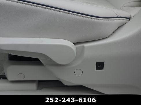 Used 2026 Buick Enclave Avenir w/ Super Cruise Package FWD image 35