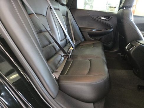 Used 2020 Chevrolet Malibu LT w/ Leather Package FWD image 6