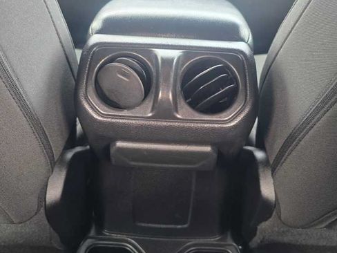 Used 2022 Jeep Wrangler Unlimited Sport AWD/4WD image 28
