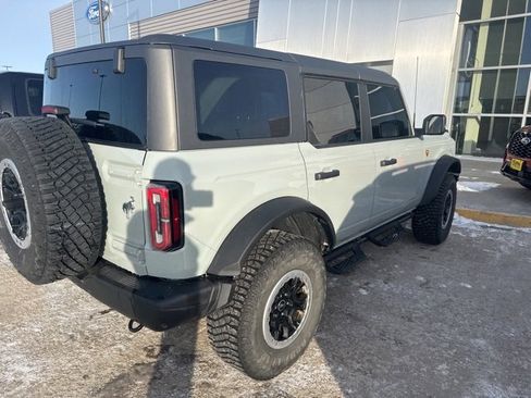 Used 2024 Ford Bronco Badlands image 6