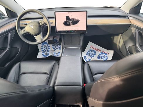 Used 2023 Tesla Model 3 Standard Range image 10