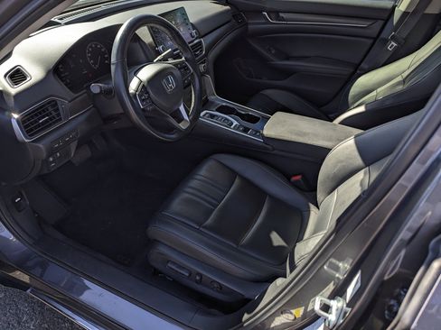 Used 2022 Honda Accord Touring image 9