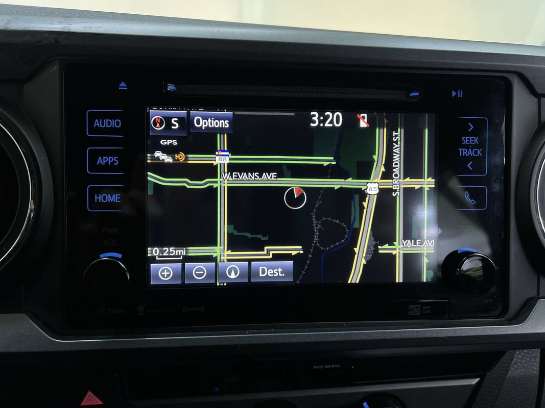 Used 2018 Toyota Tacoma TRD Sport AWD/4WD image 23