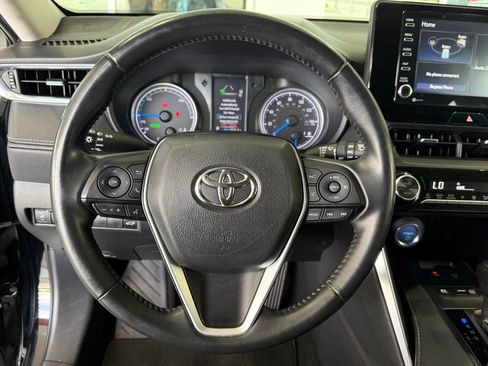 Certified 2021 Toyota Venza LE AWD/4WD image 24