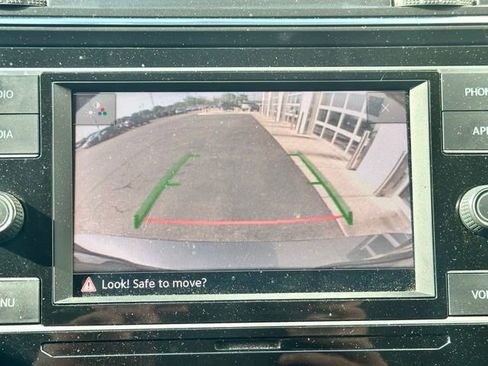 Used 2022 Volkswagen Tiguan S AWD/4WD image 13