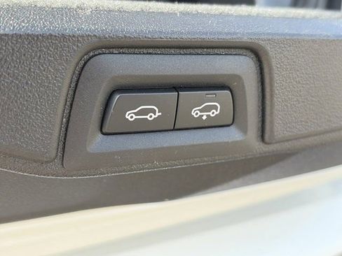 Certified 2026 BMW X7 M60i image 8