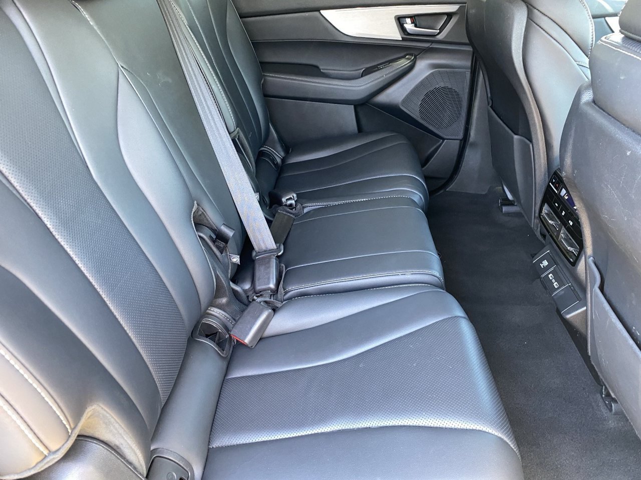 Used 2024 Acura MDX w/ Technology Package FWD image 12