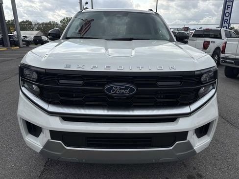 New 2026 Ford Expedition Max Platinum image 2