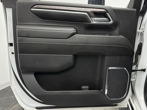 Used 2024 Chevrolet Silverado 2500 LTZ w/ LTZ Convenience Package image 34