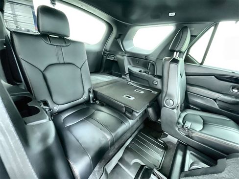 Used 2025 Honda Pilot TrailSport image 32