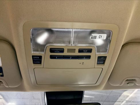 Used 2019 Toyota Highlander Limited image 67