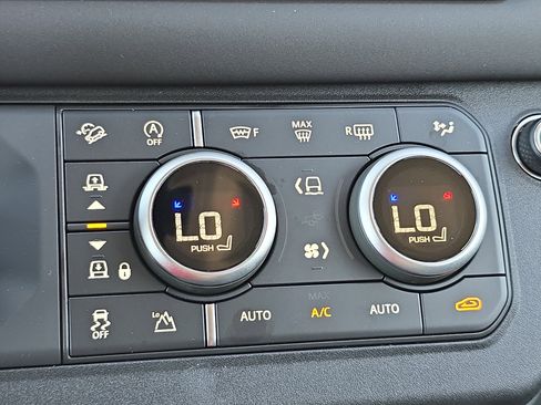 New 2025 Land Rover Defender 110 S image 22