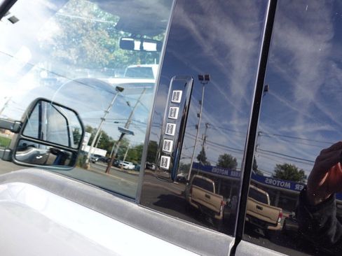 Used 2022 Ford F150 XLT w/ Equipment Group 302A High image 11