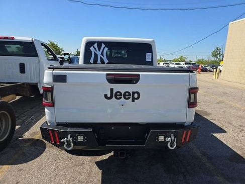 Used 2023 Jeep Gladiator Sport AWD/4WD image 7