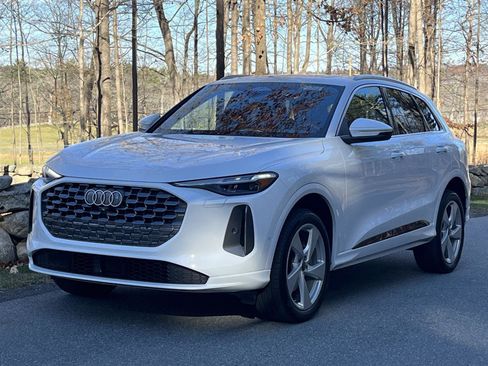 Used 2025 Audi Q5 Premium Plus w/ Premium Plus image 19