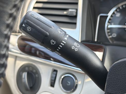 Used 2009 Lincoln MKS FWD image 16